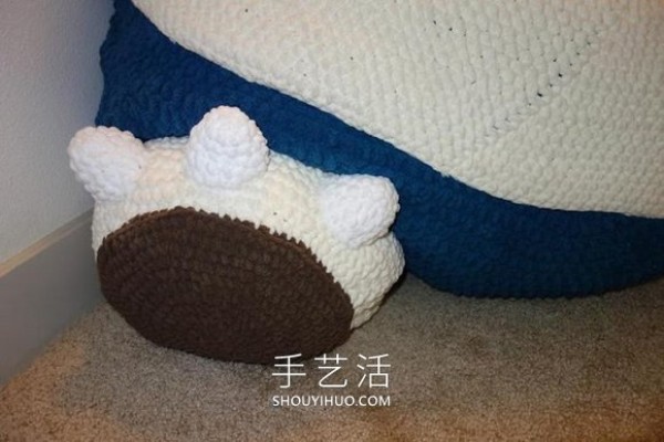 Perfect Pokémon! Giant hand-crocheted Kirby bean bag sofa