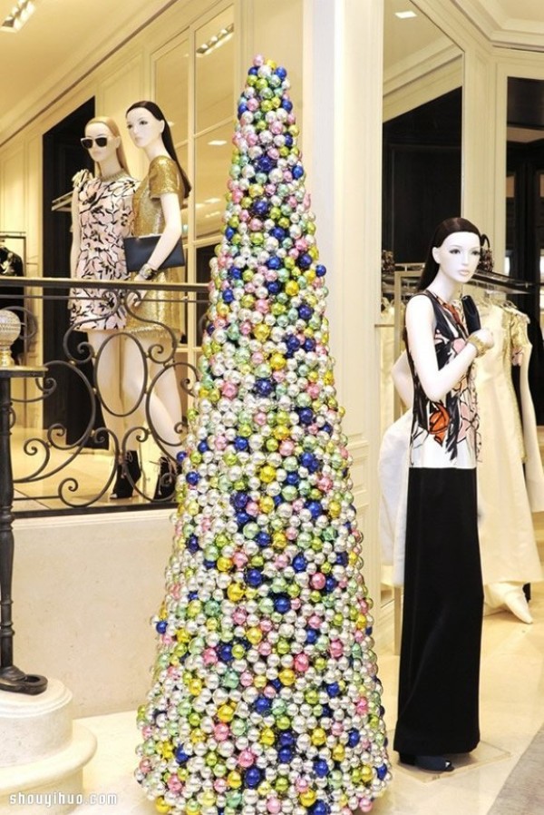 Christmas tree transformation: a creative Christmas tree created by a fashion designer