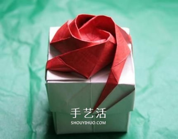 How to fold a Korean-style rose gift box, including the folding method of the lid and box body