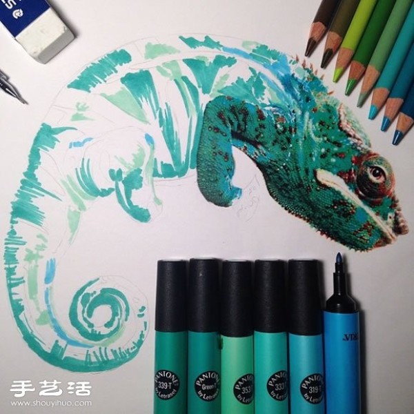 Using an ordinary paintbrush to hand-draw lifelike animal paintings