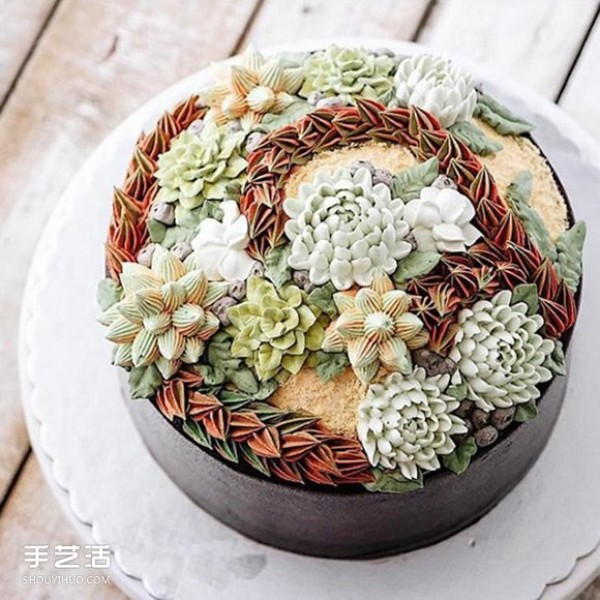 Be careful of thorns! The lifelike succulent cake is out of the oven~