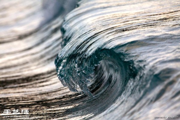 Amazing moment of frozen waves captured by French photographer