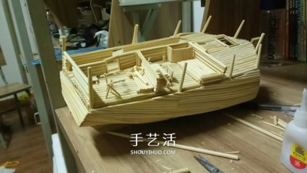 The ancient warship model is hand-made with disposable chopsticks