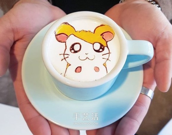 Bringing world-famous paintings into the art of coffee latte art that makes you reluctant to drink them