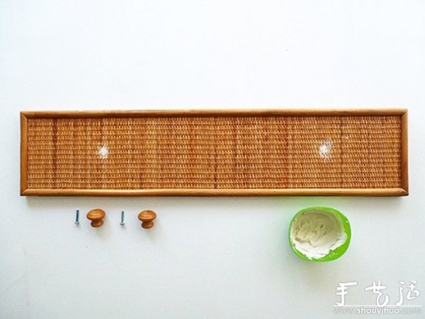 Old straw drawer DIY wall hook