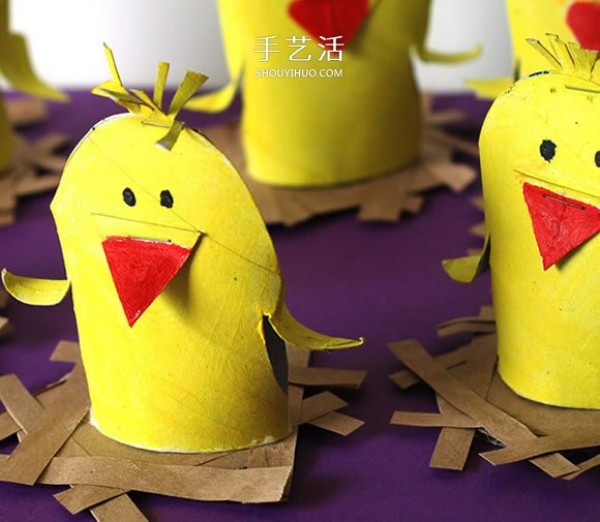 How to make chickens by hand using paper rolls to make chickens in the chicken coop