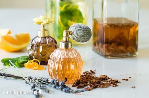 How to prepare homemade vanilla rose fragrance orange mint perfume