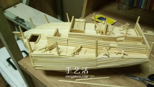 The ancient warship model is hand-made with disposable chopsticks