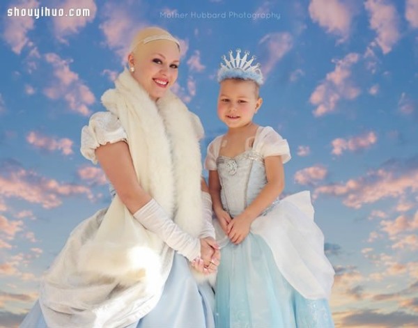 Princess photo album taken by a photographer for a 5-year-old girl with leukemia