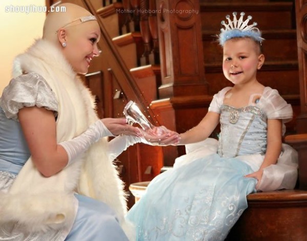 Princess photo album taken by a photographer for a 5-year-old girl with leukemia