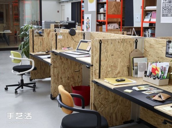 Office workers are coming here: a height-adjustable desk design