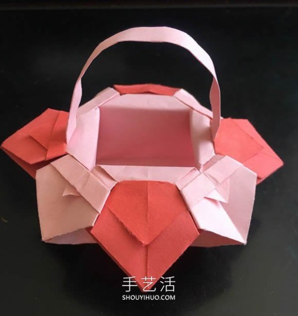 A simple tutorial on the origami method of a small flower basket