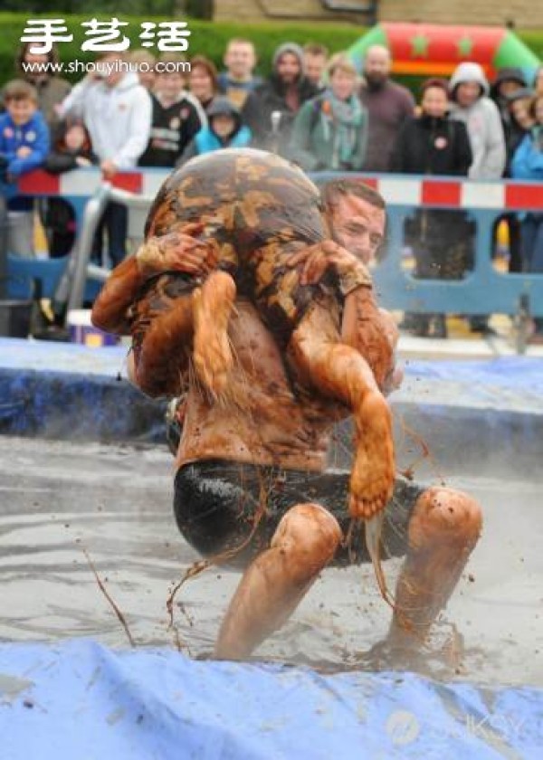 Super Crazy World Mud Wrestling Contest, do you dare to challenge it? 