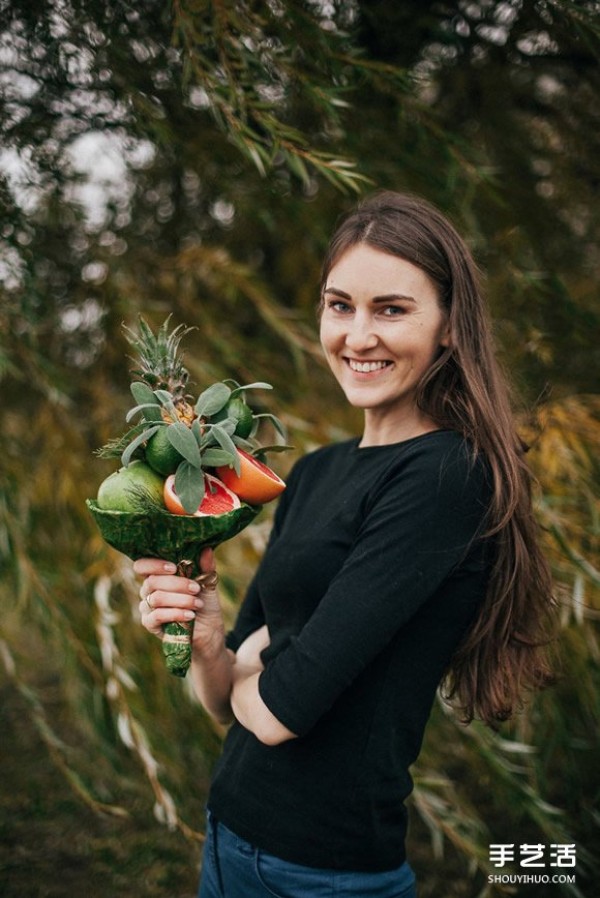 The edible fruit and vegetable bouquet will make the foodies