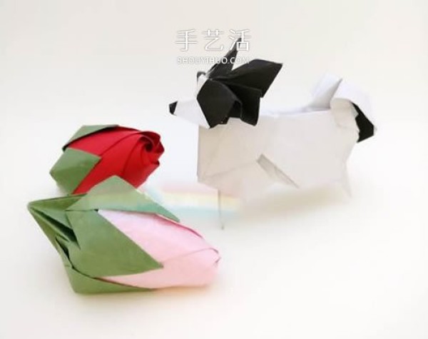 A simple origami tutorial for rose buds and how to fold the calyx are also given! 