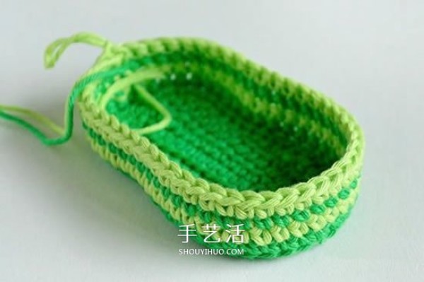 Provides warmth to ankles! Simple and beautiful weaving method for baby woolen shoes