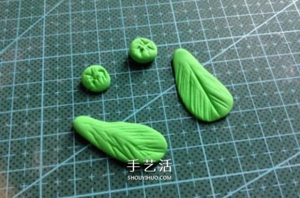 Illustrated tutorial for making cute rabbits and carrots from ultra-light clay