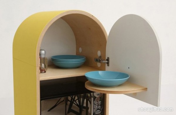 LO-LO capsule-shaped micro kitchen design