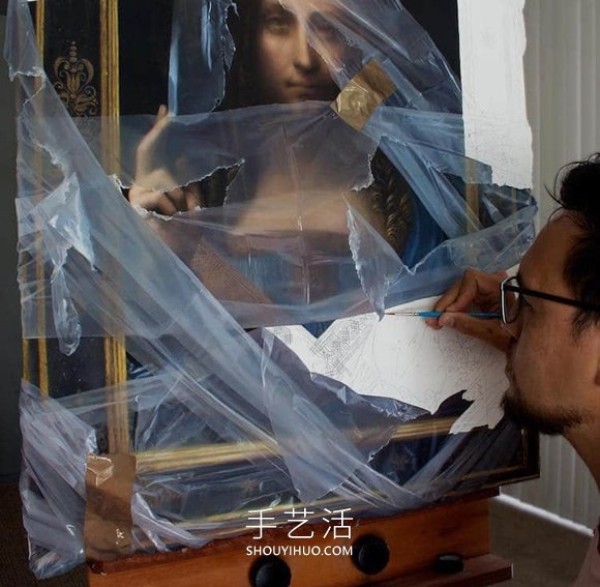 Like its wrapped in plastic wrap! Incredibly realistic paintings