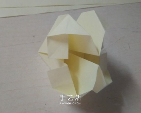 You can turn it inside out and out at will! Illustration of the origami method of transforming paper flower balls