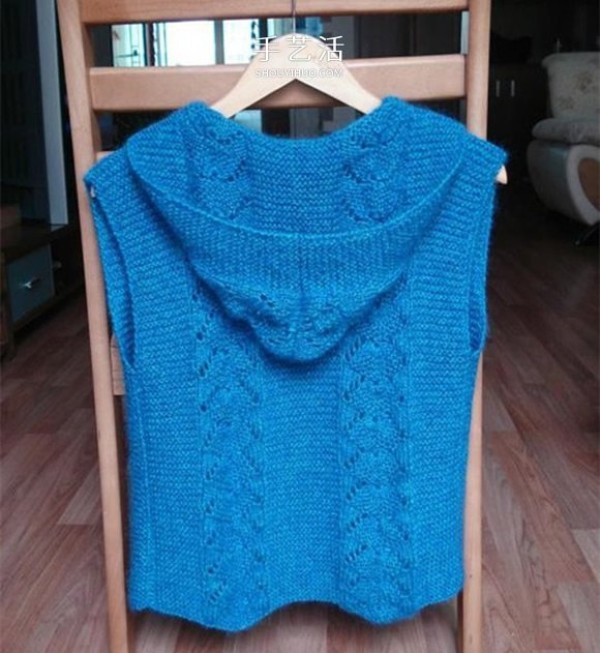 Is it too cold in the air-conditioned room? Knit a hooded sleeveless wool vest! 