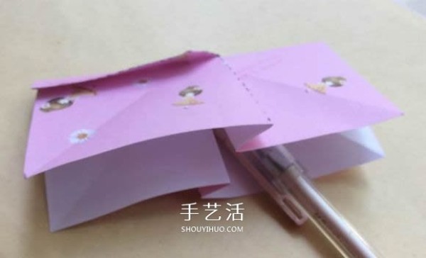 Handmade Kawasaki Rose Origami Illustrations. The step-by-step pictures are very clear! 