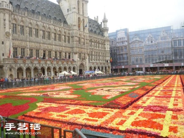 Super spectacular Belgian flower carpet! A total of one million begonias