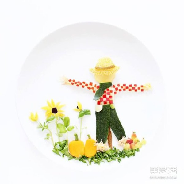 Artistic creative DIY on the plate allows the ingredients to be arranged in beautiful patterns