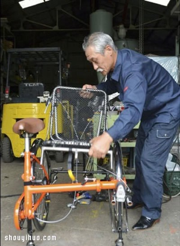 Uncle invented the first Transformers bicycle in the universe! 