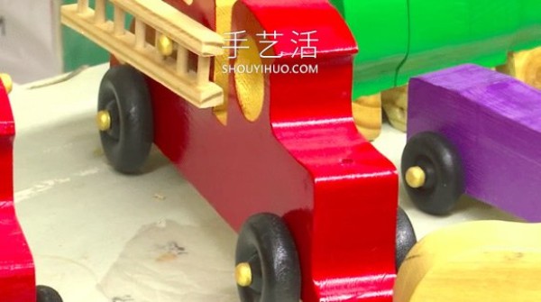 80-year-old woodworker makes wooden toys for children in need every year