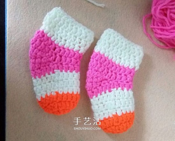 The knitting tutorial of color-blocked baby socks is suitable for babies of several months old