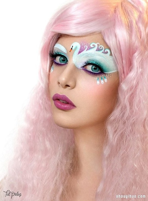 The magical art on the eyes. Do you dare to try such exaggerated eye makeup? 