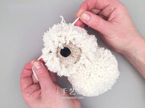 Yarn ball creative DIY to make a super cute dog with a cloak