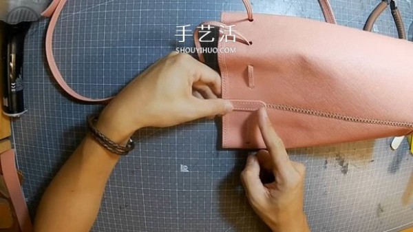 Detailed step-by-step diagram of how to make a homemade mini leather bucket bag