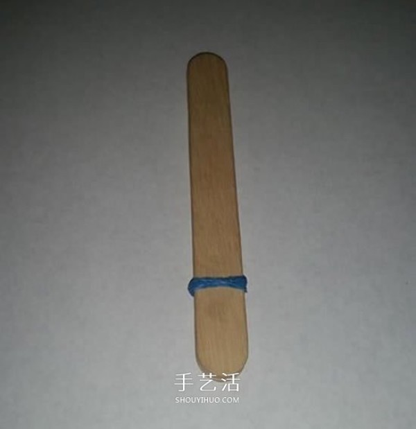 Illustration of how to make homemade ice cream stick slingshot