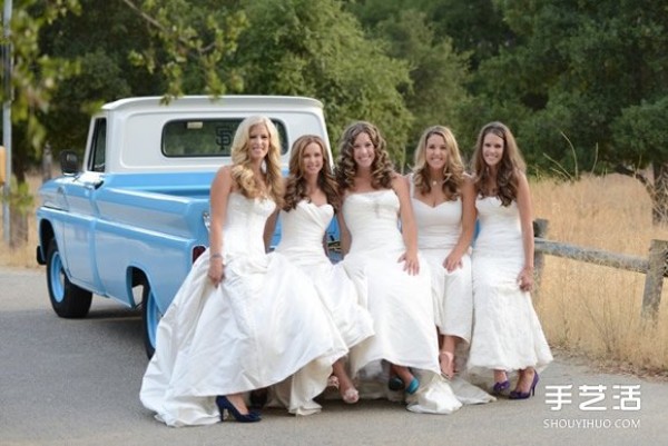 Happiness: Taking wedding photos and holding a wedding with your best friend