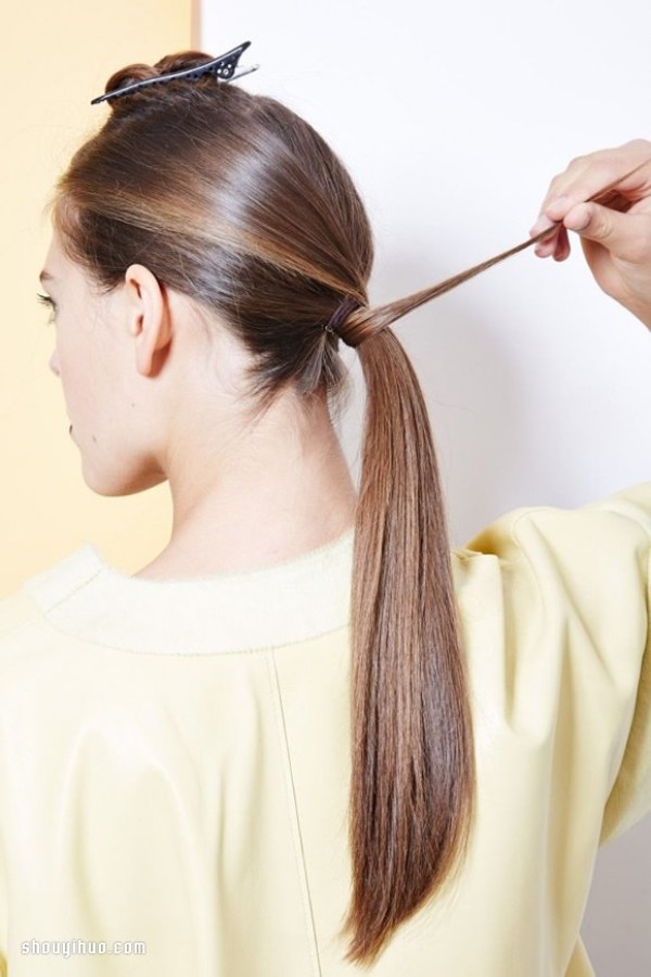 5 simple and varied techniques for tying a ponytail that will amaze you