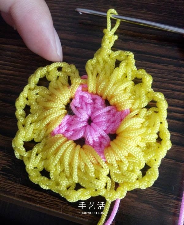 How to crochet exquisite patterns and patterns by changing thread and multi-color patterns and crochet