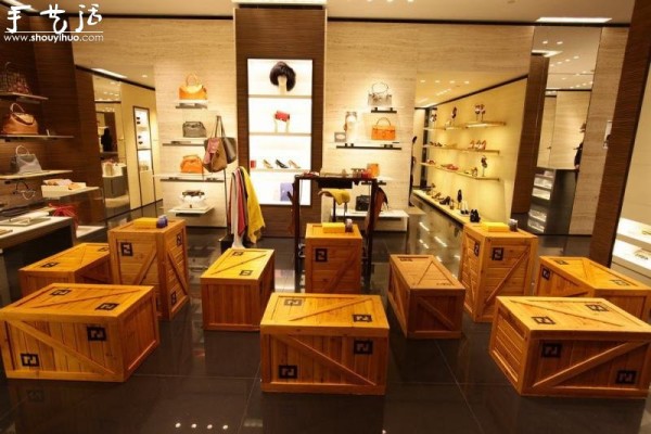 FENDI "The Art of Fingertips" Handicraft Tour