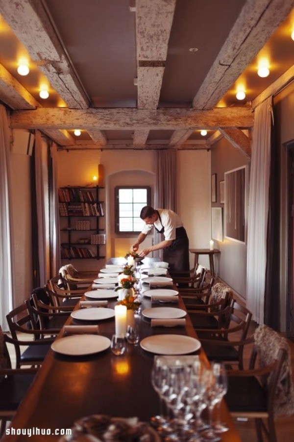 Try the two-Michelin-star delicacies at NOMA, Denmarks simple-decoration restaurant