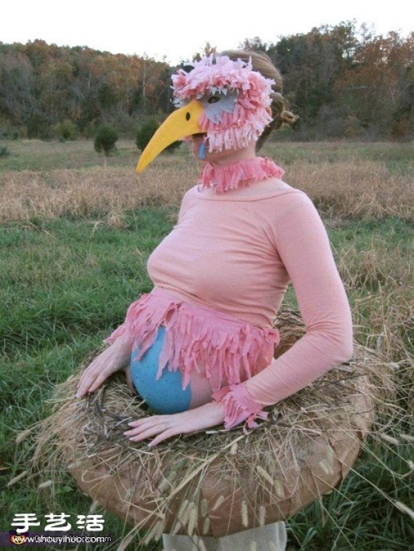 Pregnant women with the most creative clothing can also have such personality