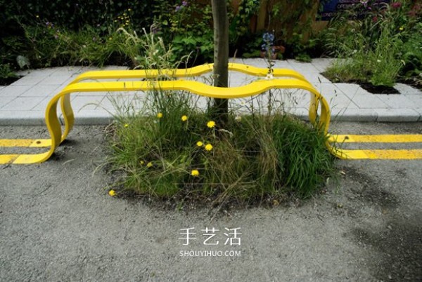 Please detour from the double yellow lines! Street installation art that puts nature first