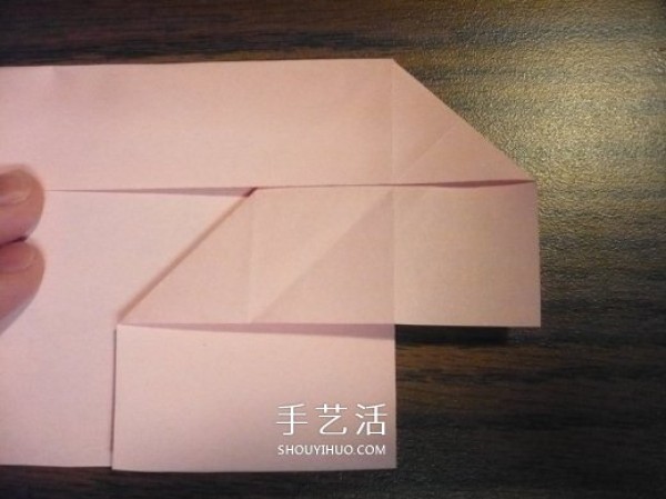 How to Origami a Heart-Shaped Gift Box. How to Fold a Love Box with a Cover and Illustrations.