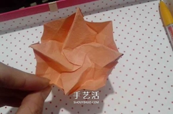 The best introductory tutorial for beginners with detailed illustrations of the Kawasaki rose fold method