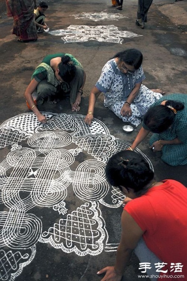 The unique folk art of Tamil Nadu state in India - rice grain painting