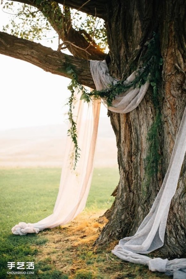 Spring theme wedding inspiration DIY can be very photogenic at low cost! 