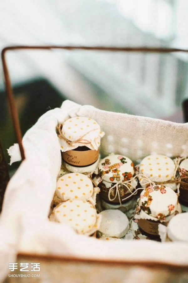 Spring theme wedding inspiration DIY can be very photogenic at low cost! 