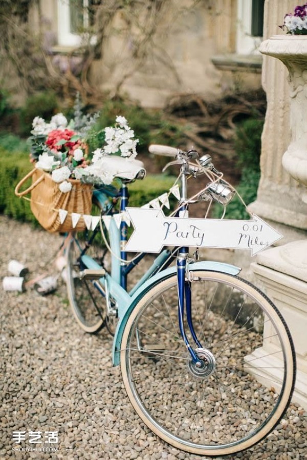 Spring theme wedding inspiration DIYY can be very photogenic at low cost! 