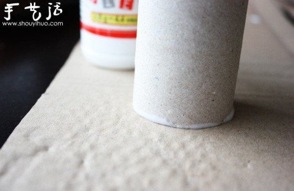 Environmental friendly small production: toilet paper roll DIY calendar