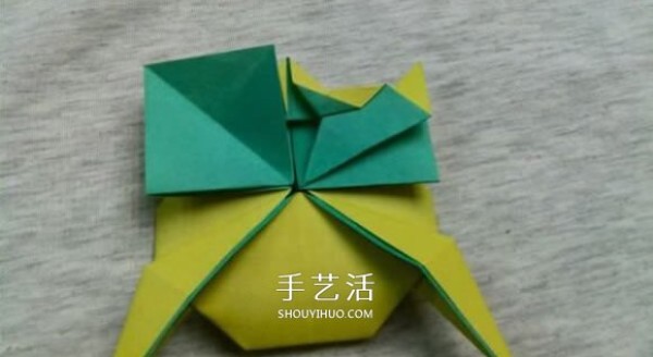 Three-dimensional frog origami step-by-step diagram, complicated methods and pictures of folding a frog